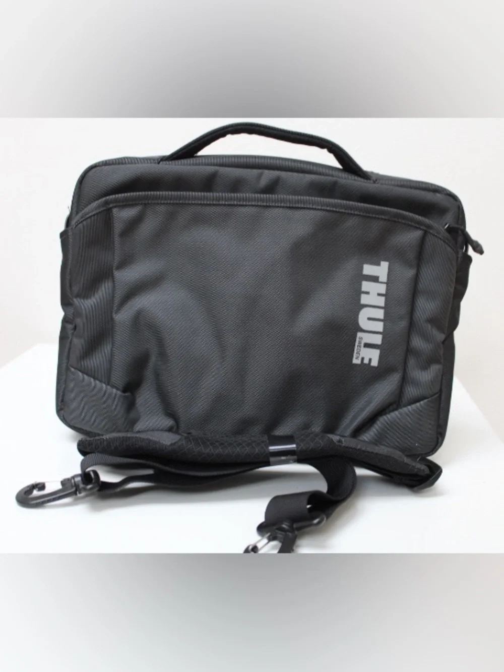 NWOT Thule Subterra Attaché